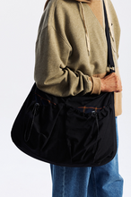 Load image into Gallery viewer, Heritage Hunting Cross Bag - Black