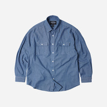 Load image into Gallery viewer, CIGARETTE POCKET CHAMBRAY SHIRT - BLUE