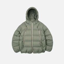 Load image into Gallery viewer, ALTAVIA DOWN JACKET - LIGHT OLIVE