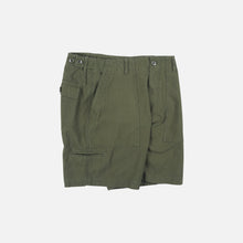 Load image into Gallery viewer, BACKSATIN ESSENTIAL FATIGUE SHORTS - OLIVE