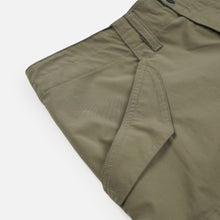 Load image into Gallery viewer, MICRO RIPSTOP CARGO SHORTS - LIGHT OLIVE