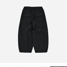 Load image into Gallery viewer, NYLON BALLOON PANTS - BLACK
