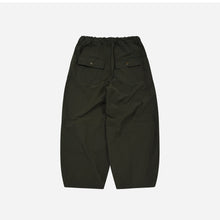 Load image into Gallery viewer, NYLON BALLOON PANTS - OLIVE