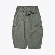 Load image into Gallery viewer, NYLON CARGO BALLOON PANTS - OLIVE