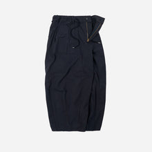 Load image into Gallery viewer, TWILL BALLOON PANTS - NAVY