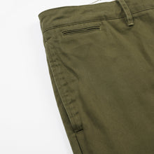 Load image into Gallery viewer, WASHED OFFICER CHINO PANTS - OLIVE