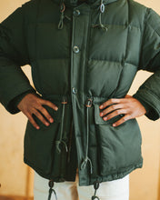 Load image into Gallery viewer, KARAKORAM DOWN PARKA JACKET - DARK GREEN
