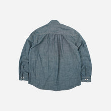 Load image into Gallery viewer, Kuroki Chambray Half Zip Shirt - Washed Blue
