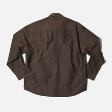 Load image into Gallery viewer, NYLON UTILITY POCKET OVERSHIRT - BROWN
