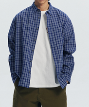 Load image into Gallery viewer, SEERSUCKER CHECKED SHIRT - BLUE
