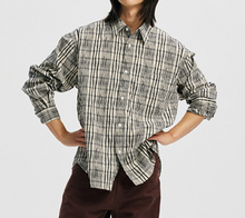 Load image into Gallery viewer, GATHERED CHECK SHIRT - BLACK
