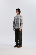 Load image into Gallery viewer, Gradation Boucle Knit - Fog
