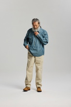 Load image into Gallery viewer, Kuroki Chambray Half Zip Shirt - Washed Blue
