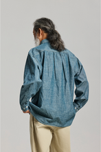 Load image into Gallery viewer, Kuroki Chambray Half Zip Shirt - Washed Blue
