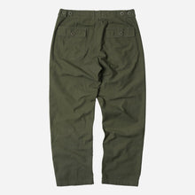 Load image into Gallery viewer, BACK SATIN FATIGUE PANTS - OLIVE
