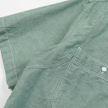 Load image into Gallery viewer, CHAMBRAY BIG POCKET HALF SHIRT - GREEN
