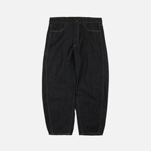 Load image into Gallery viewer, CURVED DENIM PANTS - BLACK
