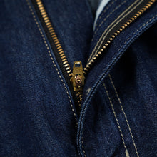 Load image into Gallery viewer, CURVED DENIM PANTS - INDIGO
