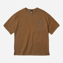 Load image into Gallery viewer, HORSESHOE POCKET TEE - BROWN
