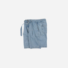 Load image into Gallery viewer, LYOCELL BELTED DENIM SHORTS - LIGHT BLUE
