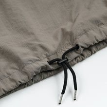Load image into Gallery viewer, MONDRIAN LIGHT ANORAK PARKA - MUD
