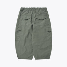 Load image into Gallery viewer, NYLON CARGO BALLOON PANTS - OLIVE
