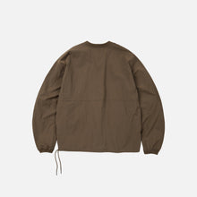 Load image into Gallery viewer, NYLON POCKET PULLOVER SWEATER - BROWN
