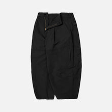 Load image into Gallery viewer, POCKET BALLOON PANTS - BLACK

