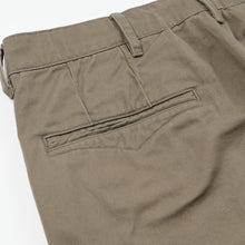 Load image into Gallery viewer, WASHED OFFICER CHINO PANTS - MUD
